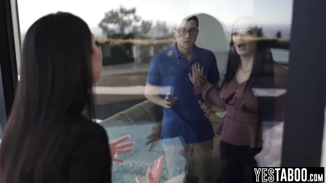 Sheena Ryder, MILF Marah dengan Suami Pencuri, Balas Dendam dengan Tetangga Berpenis Besar