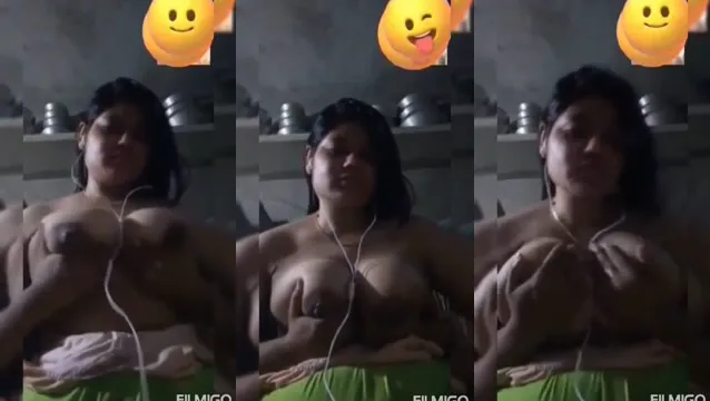 Watch Desi Girl Squeezing Her Big Boobs During Hot Video Call Play full viral video leaked