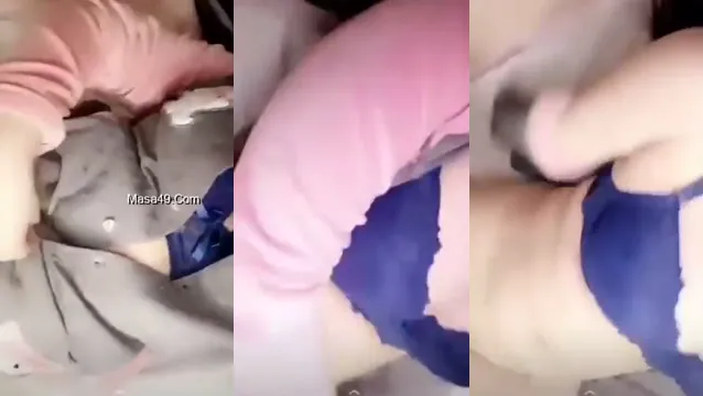 Pakistani Teen Flirts by Flashing Her Boobs and Pussy in Leaked Video