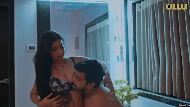 Watch Une actrice indienne sauvage s'envoie en l'air dans une scène volée d'une série Web full viral video leaked