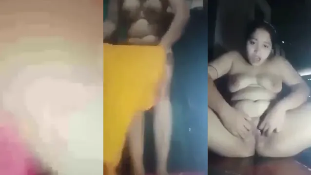 Mädchen Desi wird hart von Freund beim Videoanruf gefingert