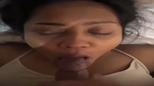 Hungry Girlfriend Deepthroats Boyfriend's Throbbing Cock for Explosive Cumshot