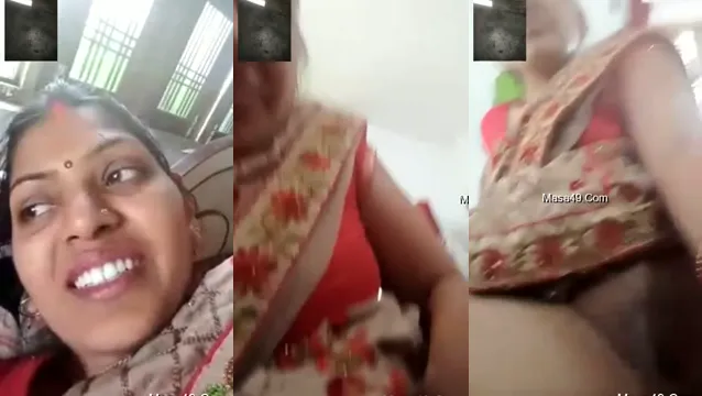 Läckt Video av Horrig Byägd Fru som Visar sin Blöt Kitta