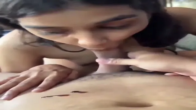 Pacar Ngekumur Krim Coklat Dari Cock Boyfriendnya
