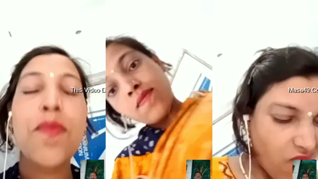 Desi Bhabhi Flasher Shows Off Boobs and Pussy in Viral HD Leak