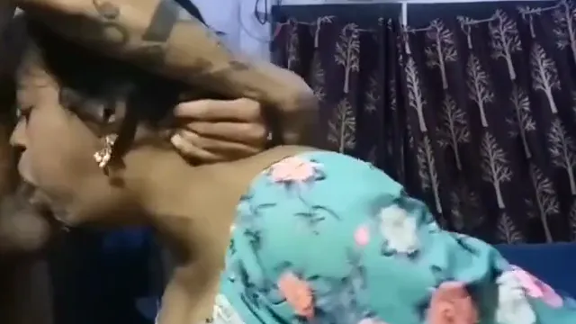 Watch Desi Office Girl Sucks Boss Cock - Leaked Blowjob Video full viral video leaked
