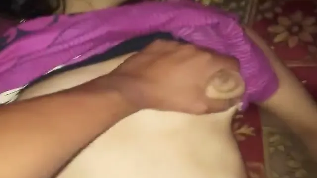 Watch Lustig brorson smygligen bär med sovande moster i förbjuden indisk sex full viral video leaked