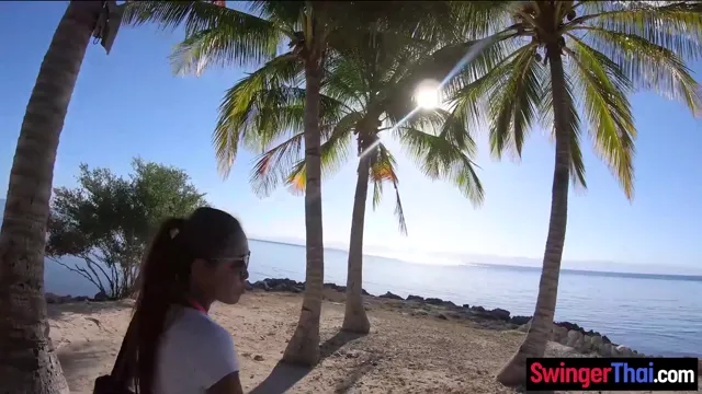 Thai Girlfriend Giving Blowjob and Fucking on Philippine Beach