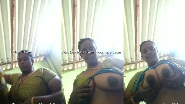 Desi Wife Flashes Boobs Boldly in Outdoor Public Exposure Video
