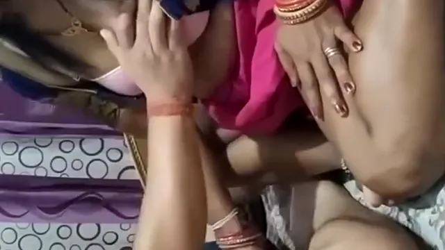 فيديو اشتغال عفاريت هندي متسرب الزوجة تدعك ويخنق قوامها