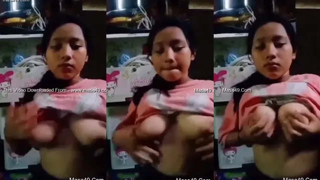 Watch Video Pemain Payudara Desi Girl - Desi Memsaheb Boobs Press Dan Nipple Tease full viral video leaked