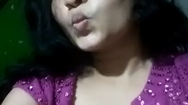 Watch Bengali Babe Strips Down Slowly Teasing Juicy Boobs for Boyfriend in Hotel Room full viral video leaked