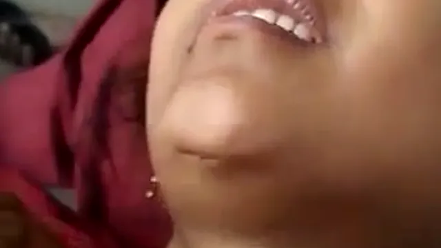 Hot Bengali Student Girl Boobs Hard Pressed by Desi BF in Sizzling MMS