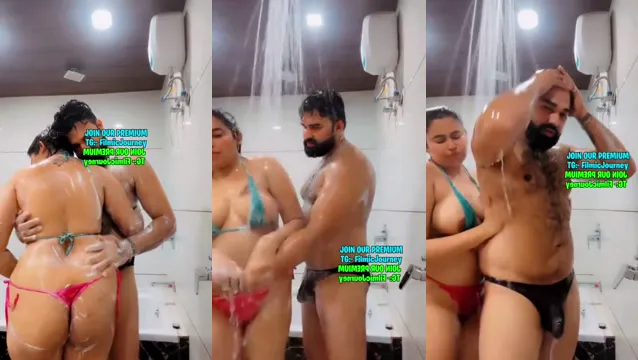 Puneet Peste Preeti in una Festa di Sesso Bagnato nella Doccia
