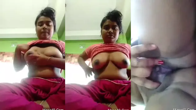 Watch Daring Desi Girl Flashes Her Juicy Boobs in Public full viral video leaked