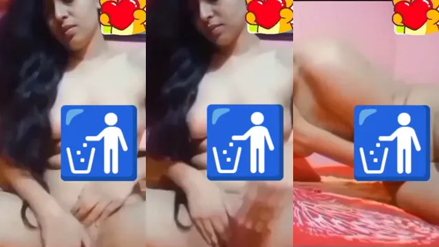 Desigirlen Stripar Naken på Videosamtal och Frestar sin Älskade