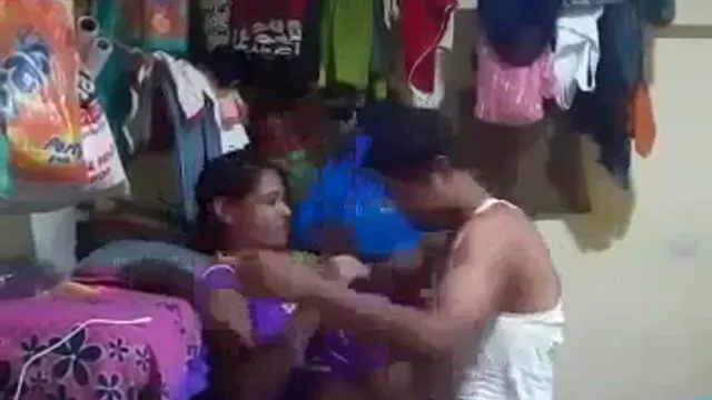 Watch La cousine se fait bien baiser dans la chambre par son amant Desi full viral video leaked