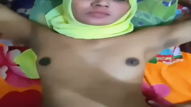Hijabi Girlfriend Gets Missionary Pounded in Tight Hijab Only
