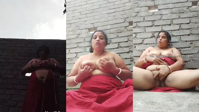 Indian Wife's Fingering Frenzy - Wet and Wild Fingering Action