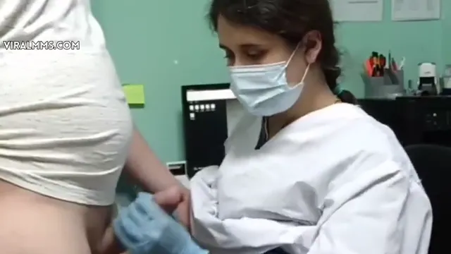 Watch Echte Krankenschwester gibt umwerfenden Blowjob und Titjob mit großen Brüsten full viral video leaked