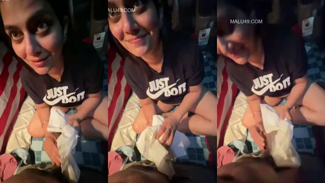 Sizzling Leak Hot American Girl Gives Wild Handjob in Viral XXX Video