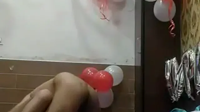 Watch 禁忌的夜间激情：德西继兄妹被偷拍 full viral video leaked
