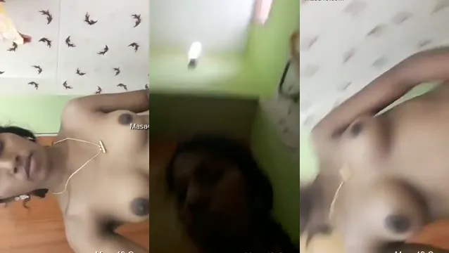 Odvážná desi dívka ukazuje svoje prsa ve veřejné prostranství