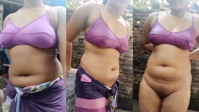 Watch Desi Village Girl Naked Outdoor Bath with Gushing Water full viral video leaked