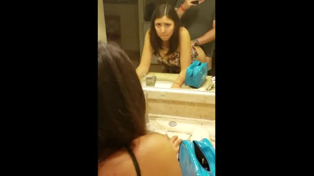 زوجة ديسية تم صيدها في عمل جنسية محظورة في فيديو سرقة