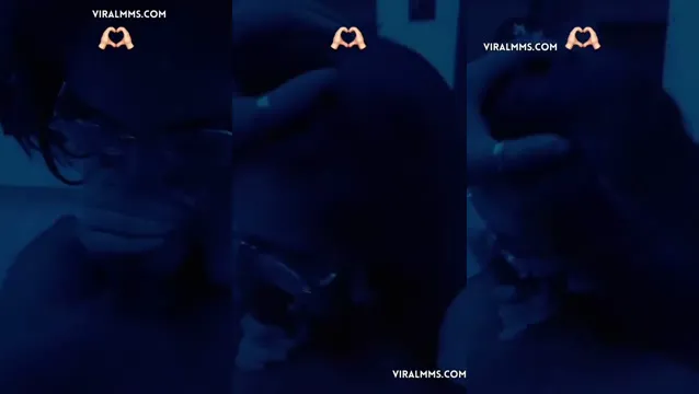 Watch صديقة هندية بنظارات تقدم لذيذة بلع عميقة غير متوقعة full viral video leaked