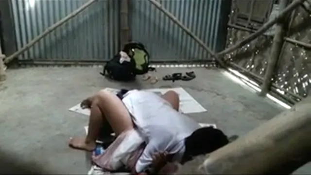 Watch 印度情侣在自然中被隐藏的监控摄像头拍到野性交欢 full viral video leaked