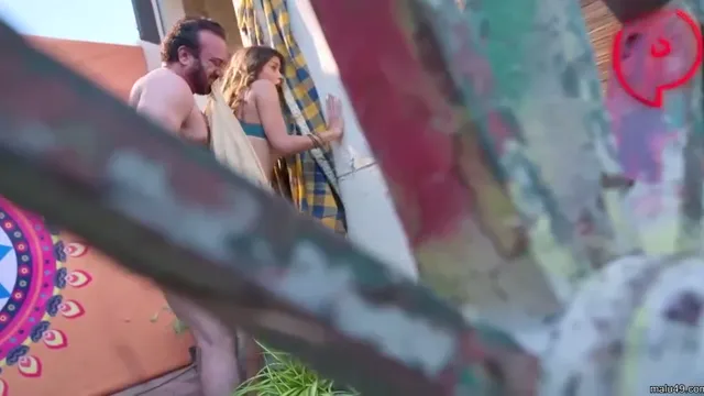 Desi Bhabhi e o Sogro se Entregam a uma Paixão Proibida na Câmara