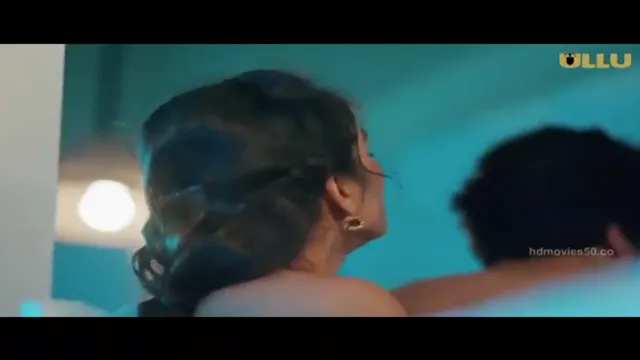 Desi Oyuncusu 'Ullu Chull Bölüm 2 Ep05' Da Kontrolünü Kaybediyor