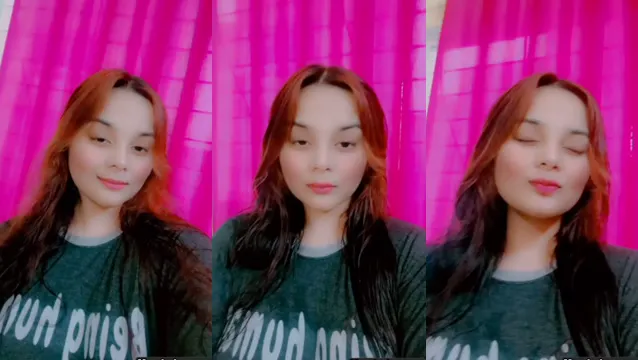 Watch Desigirlen visar sina täta bröst under en direktupprop full viral video leaked