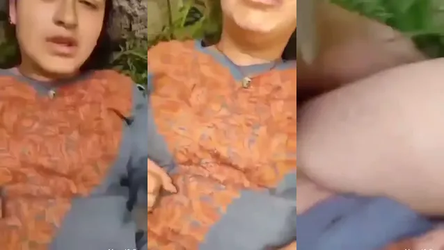Desi Couple Fucking Wildly in Public Park - Leaked Outdoor Sex Video