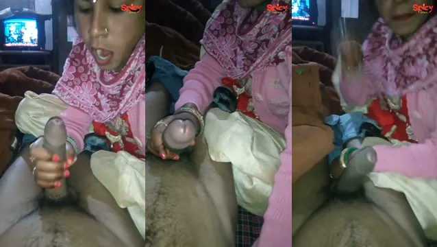 Watch Desi Aunty Blowing Her Husband's Cock in Bedroom Scene full viral video leaked