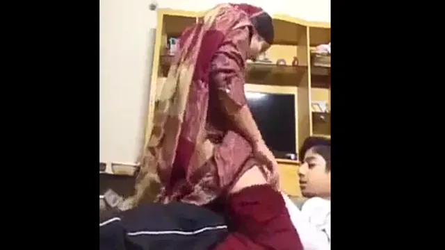 Watch Hot Desi Bhabhi Gets Fucked by Devar in Bedroom full viral video leaked