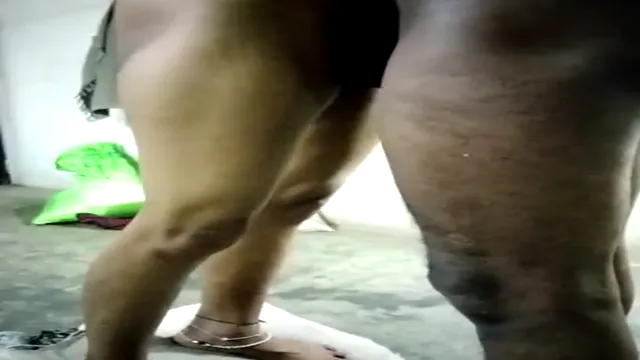 Bangladeshi Bhabhi Được Wild Standing Fuck Trong Làng