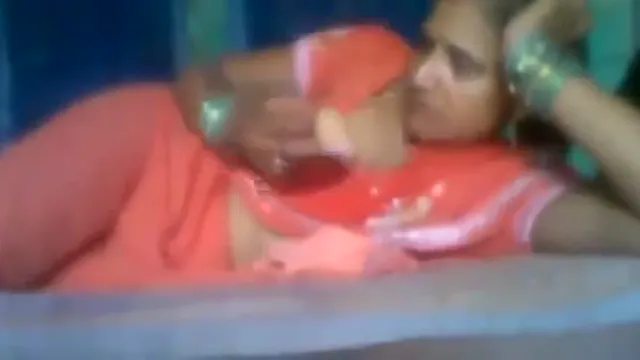 Indian Girl Live Webcam Fingering Her Wet Pussy in Full HD