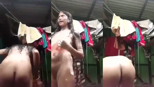 Watch Läckad video Svenska tjej blottar sig och badar naken full viral video leaked