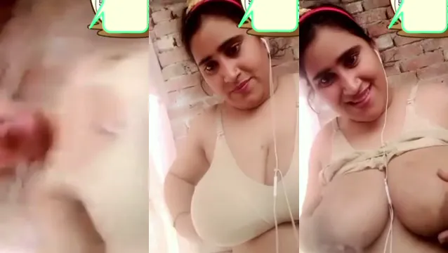 Desi BBW Bhabhi Jiggles Her Massive Melons in Bed