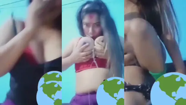 Desi Bhabhi Flashes Nude Body in Viral Video Call Leak
