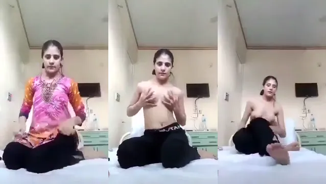 Hijabi Girl Teases Nude Boobs in Viral MMS Leak by Desi BF