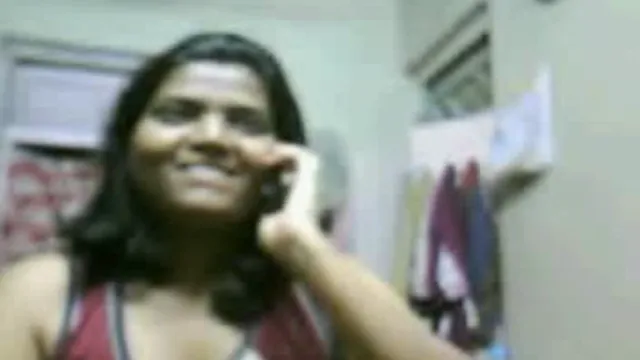 Watch Leela's Sizzling Gaze and Whispered Promises Drive Men Wild full viral video leaked