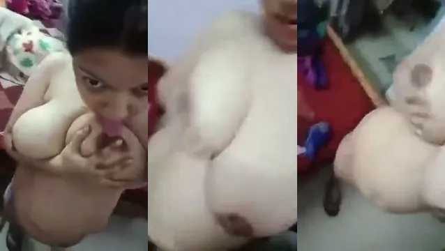 Desi Aunty's Sizzling Boobs Tease Boyfriend's Lucky Day