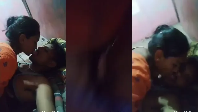 Garota Desi Rebolando Selvagemente em um Pênis Grosso no Estilo Cowgirl
