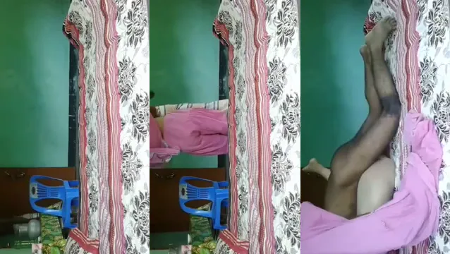 Bengali Niece Screams as Uncle Fucks Her Tight Ass in Leaked Video