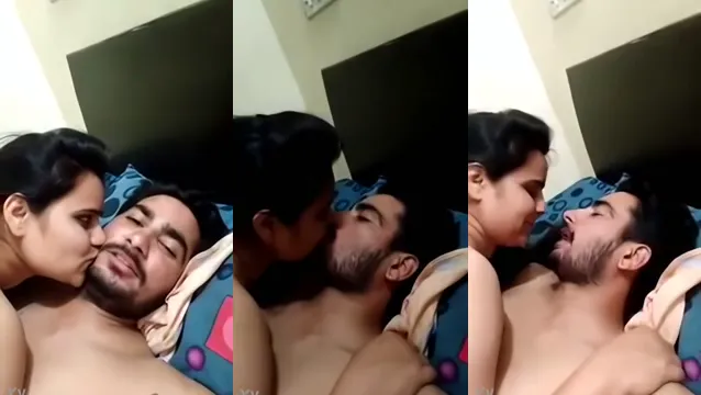 Watch Горячие поцелуи девицы и её парня в спальне full viral video leaked