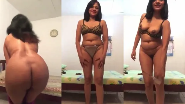 Watch Indian Babe Masturbates Hard in Nude Selfie with Big Boobs and Ass full viral video leaked