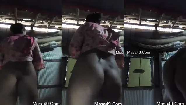 Desi Village Girl Reveals Her Juicy Ass in a Viral Nude Leak 2026